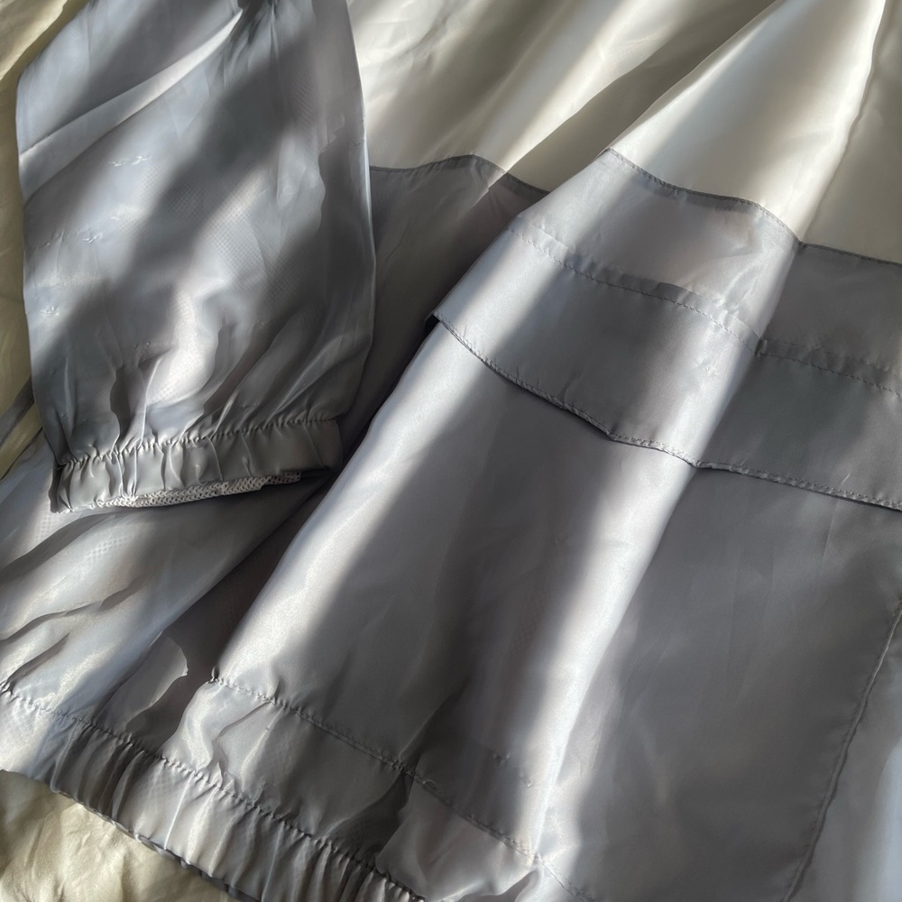 Windbreaker - Picture 3 of 3